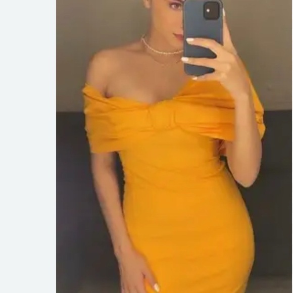 Zara dress,NWT,
Yellow floral bow ,3D, side sleeves,asymmetrical bright yellow - Picture 2 of 16